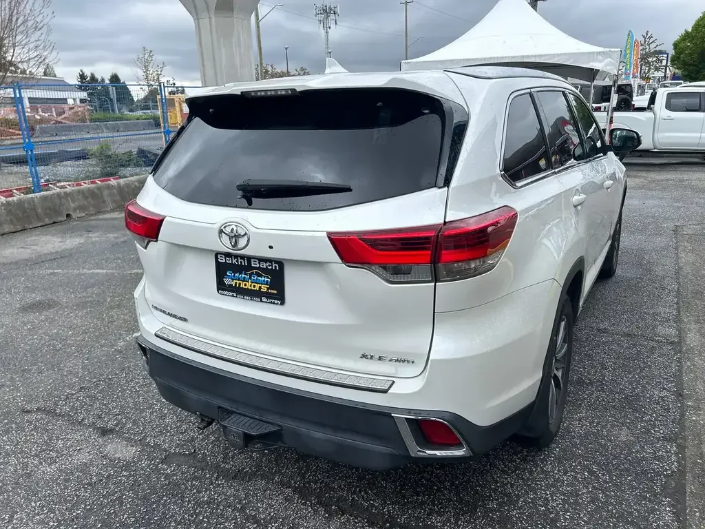 Toyota Highlander photo Toyota Highlander