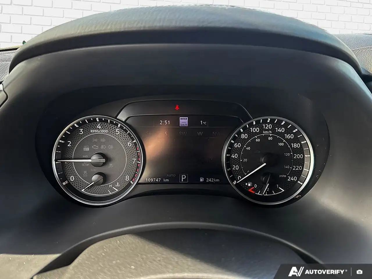 Nissan Armada снимка Nissan Armada