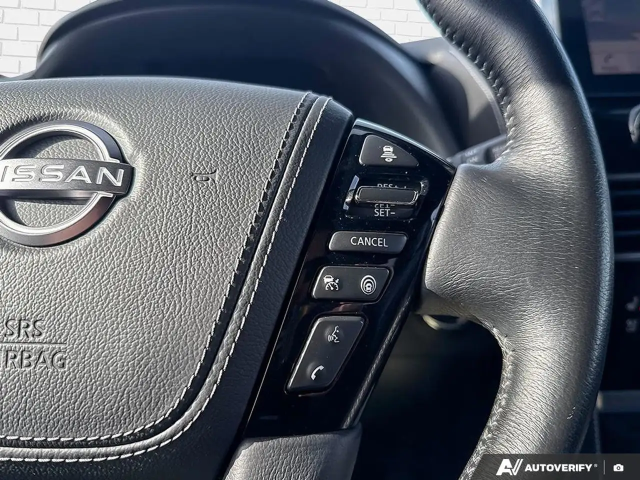 Nissan Armada снимка Nissan Armada