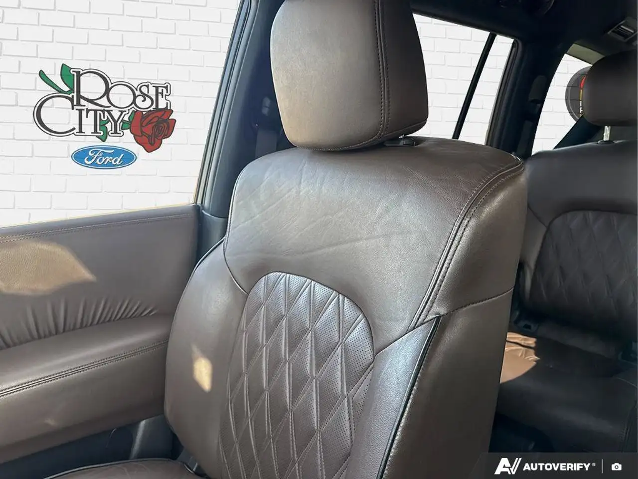 Nissan Armada снимка Nissan Armada