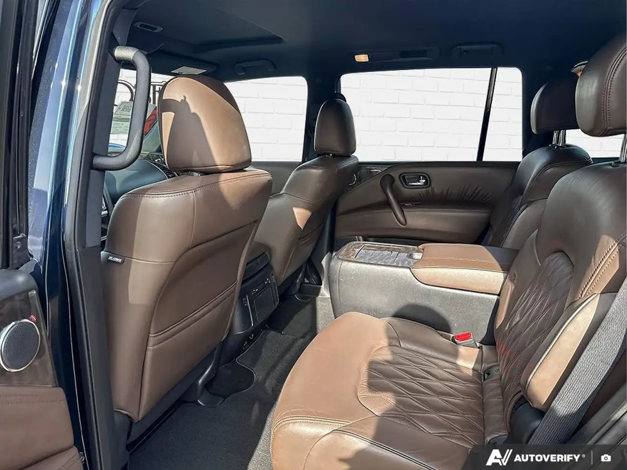Nissan Armada снимка Nissan Armada