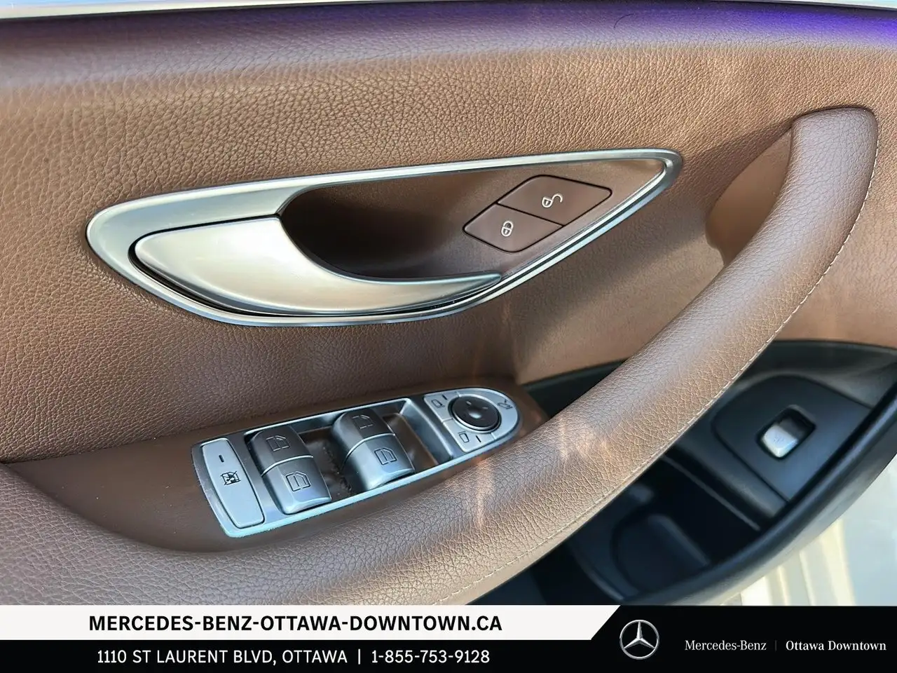 Mercedes-Benz E-Class снимка Mercedes-Benz E-Class