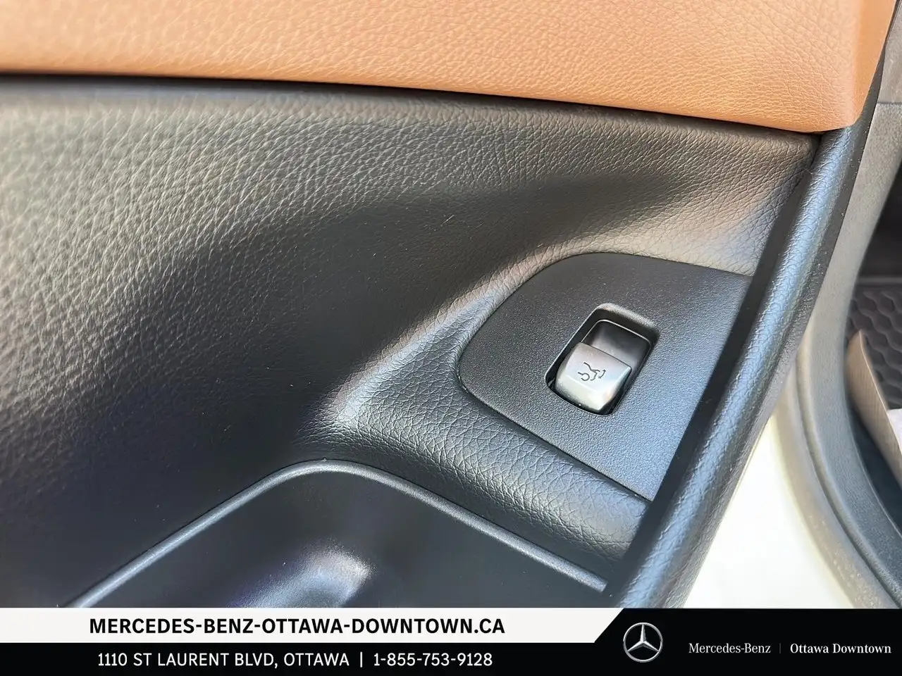 Mercedes-Benz E-Class снимка Mercedes-Benz E-Class