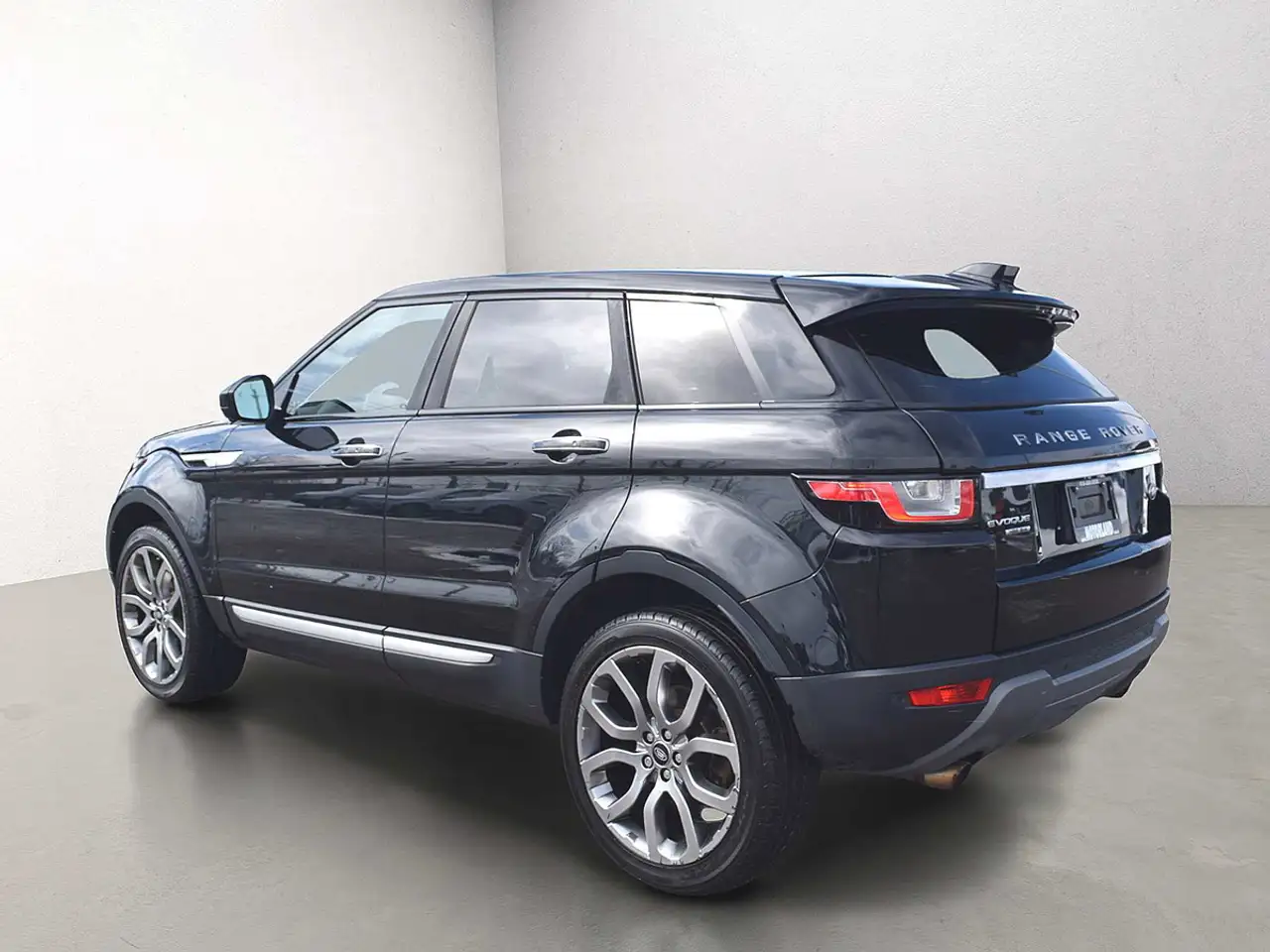 Land Rover Range Rover Evoque photo Land Rover Range Rover Evoque