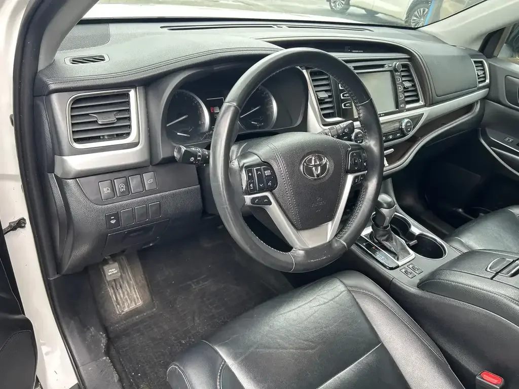 Toyota Highlander photo Toyota Highlander