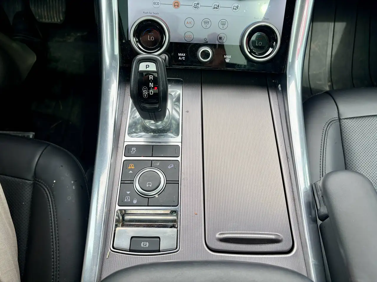 Land Rover Range Rover Sport photo Land Rover Range Rover Sport