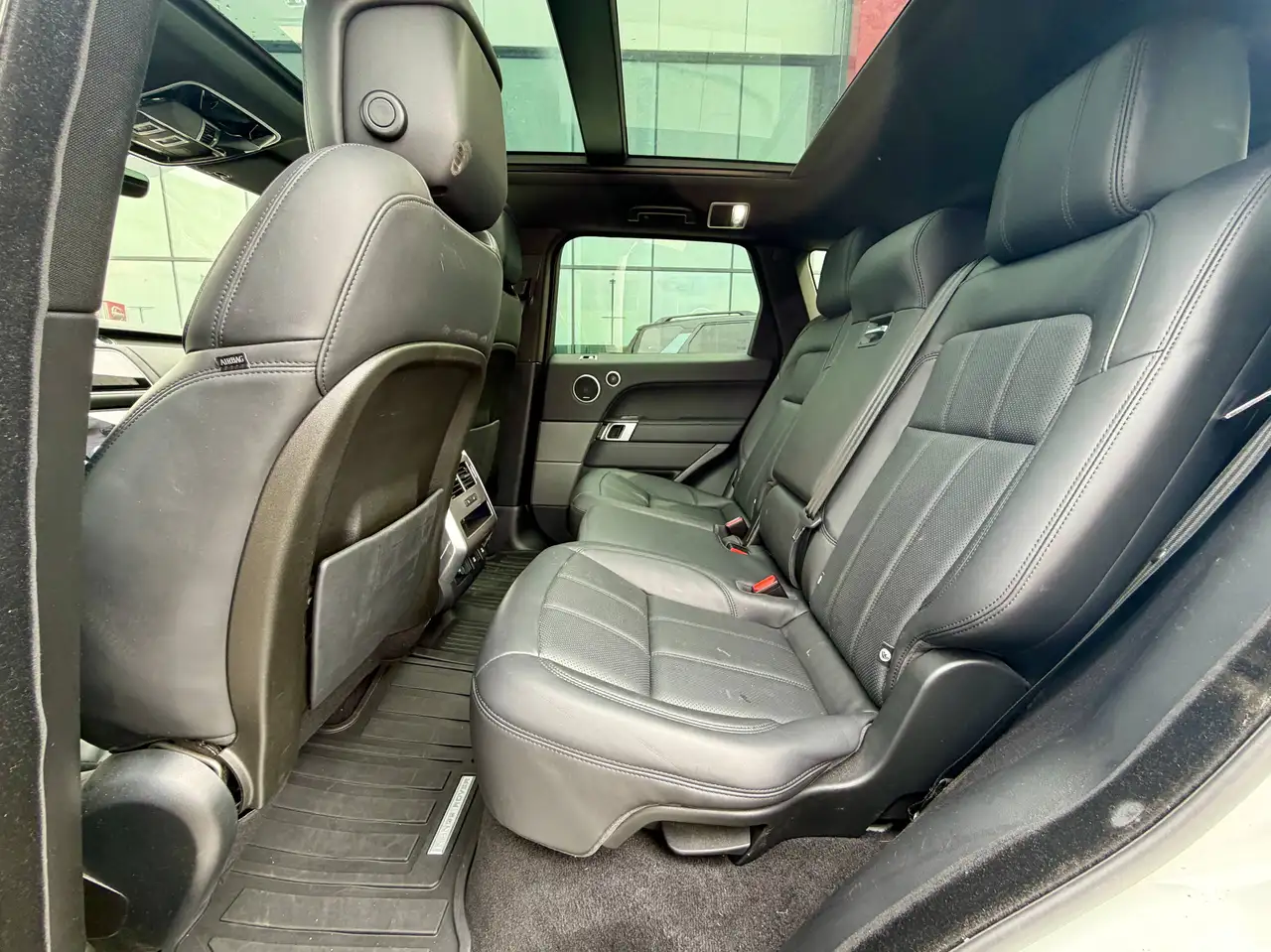 Land Rover Range Rover Sport photo Land Rover Range Rover Sport