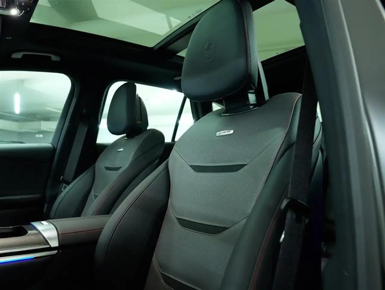 Mercedes-Benz GLC снимка Mercedes-Benz GLC