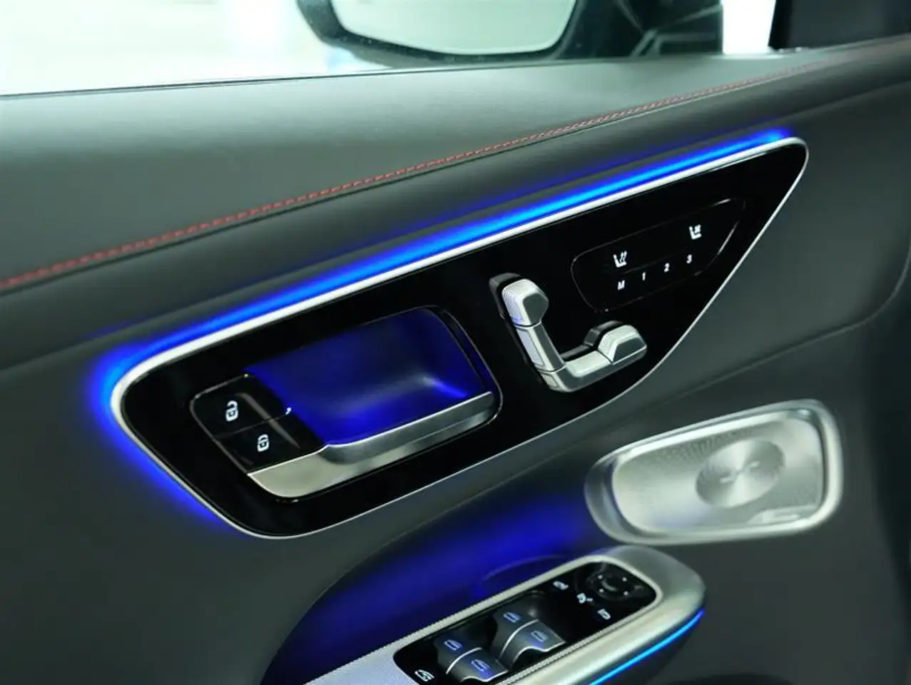 Mercedes-Benz GLC снимка Mercedes-Benz GLC