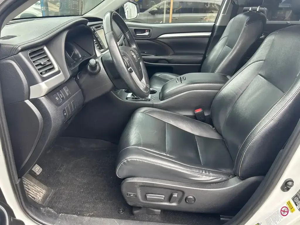 Toyota Highlander photo Toyota Highlander