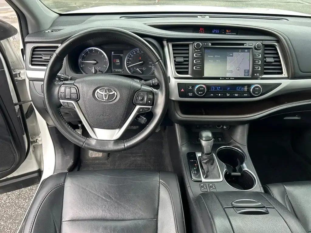 Toyota Highlander photo Toyota Highlander