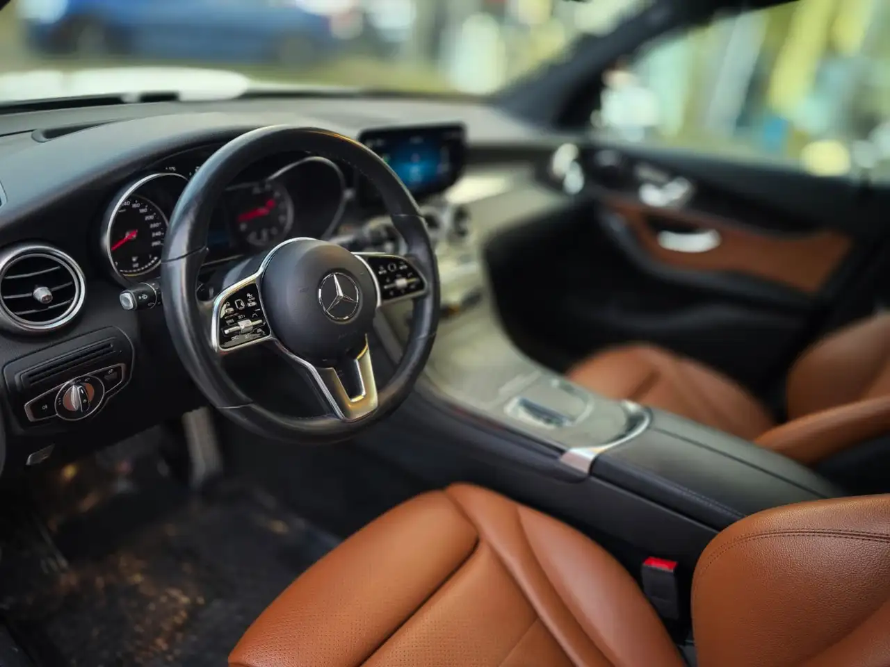 Mercedes-Benz GLC снимка Mercedes-Benz GLC