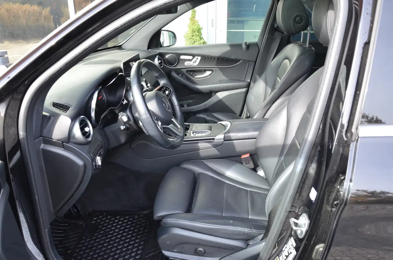 Mercedes-Benz GLC снимка Mercedes-Benz GLC
