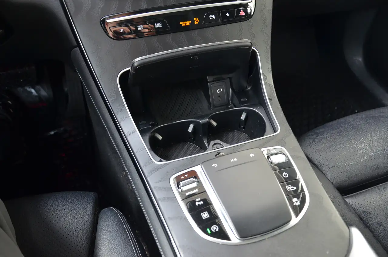 Mercedes-Benz GLC снимка Mercedes-Benz GLC