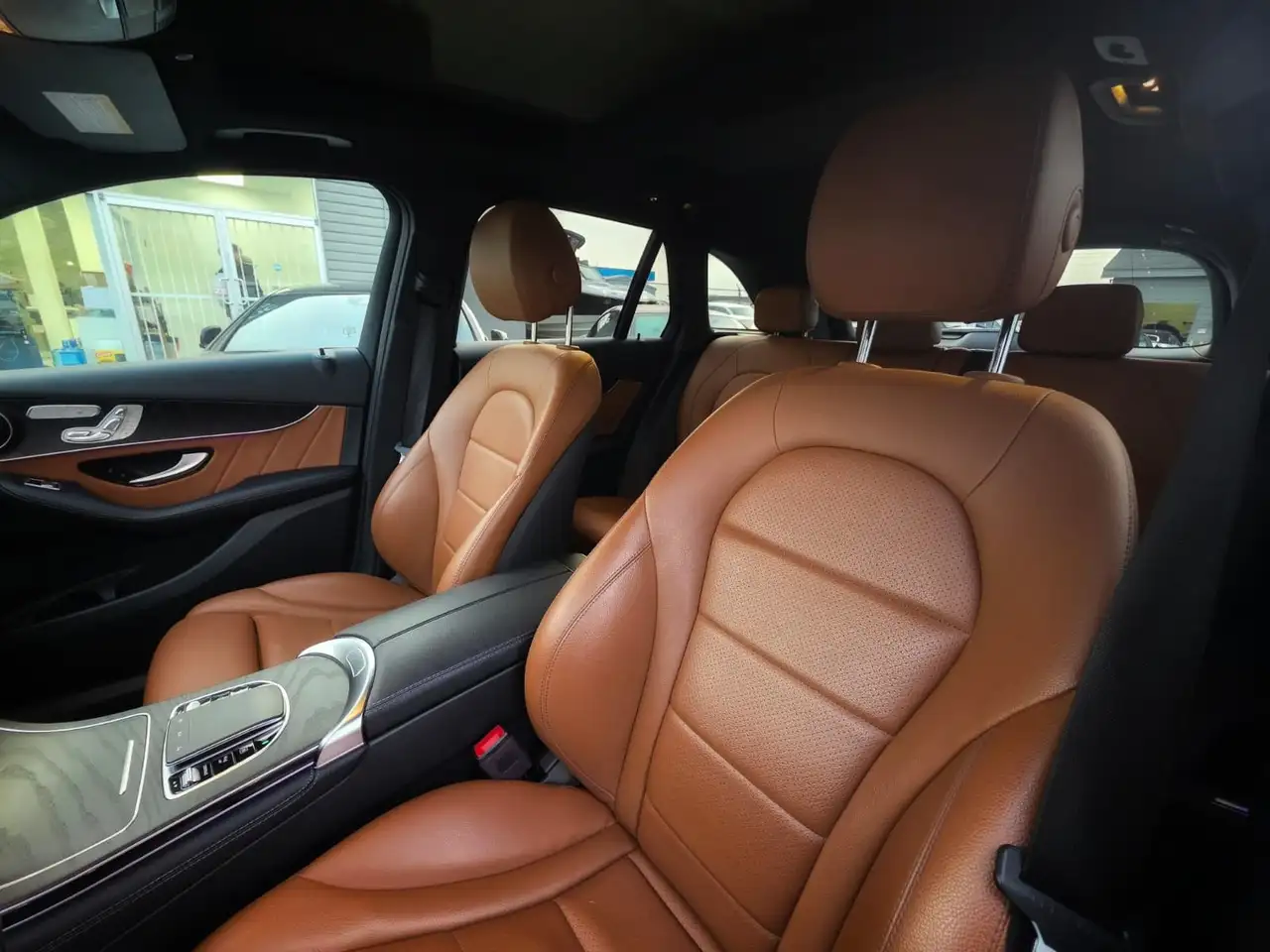 Mercedes-Benz GLC снимка Mercedes-Benz GLC