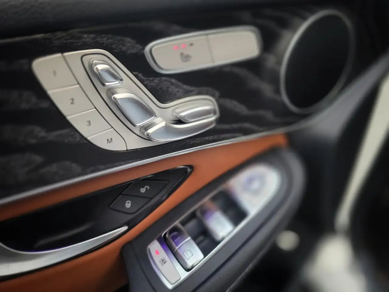 Mercedes-Benz GLC снимка Mercedes-Benz GLC