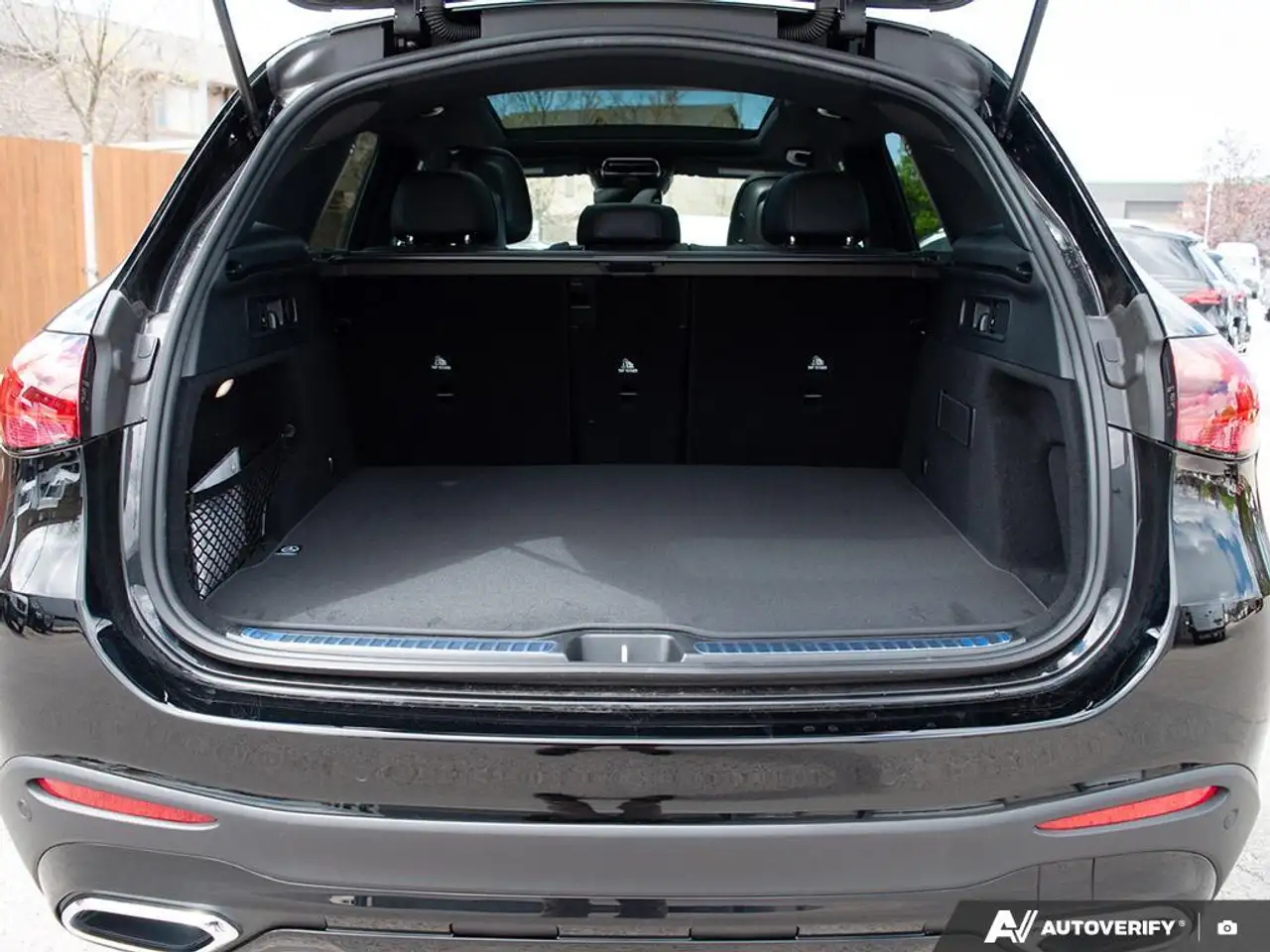Mercedes-Benz GLC снимка Mercedes-Benz GLC