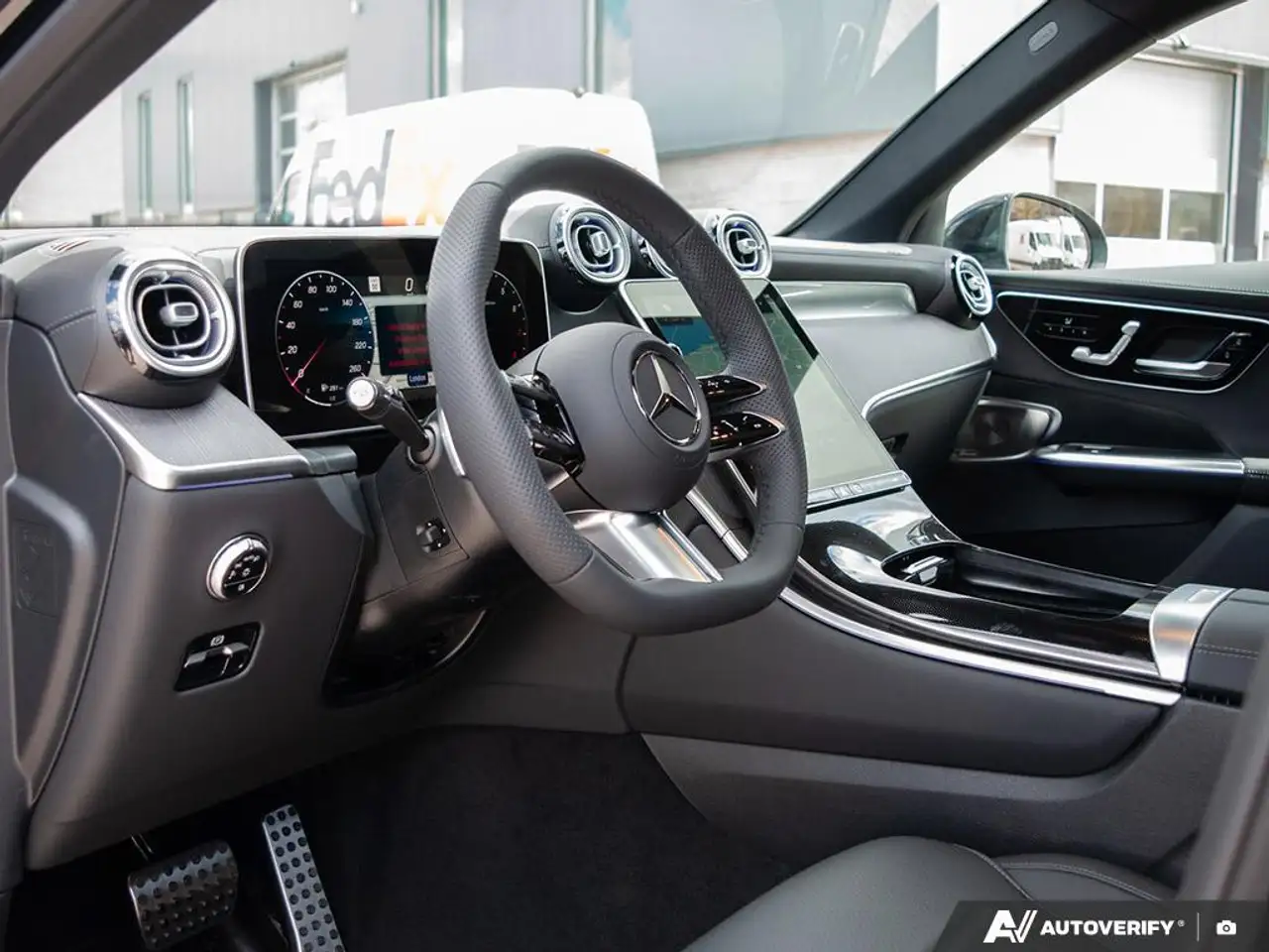 Mercedes-Benz GLC снимка Mercedes-Benz GLC
