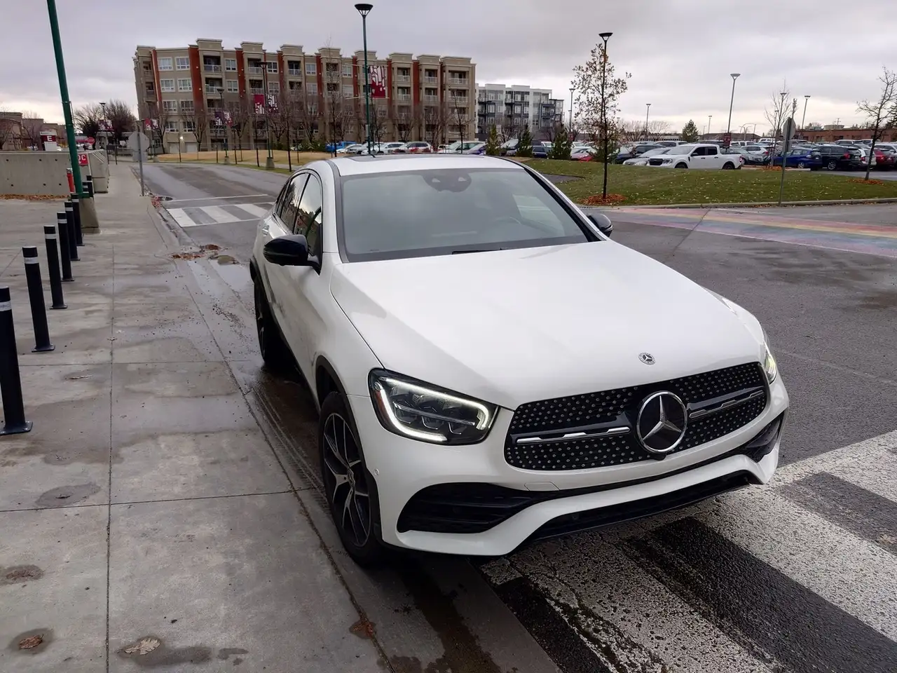 Mercedes-Benz GLC снимка Mercedes-Benz GLC