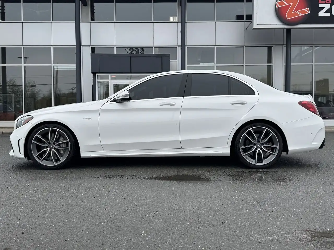 Mercedes-Benz C-Class снимка Mercedes-Benz C-Class