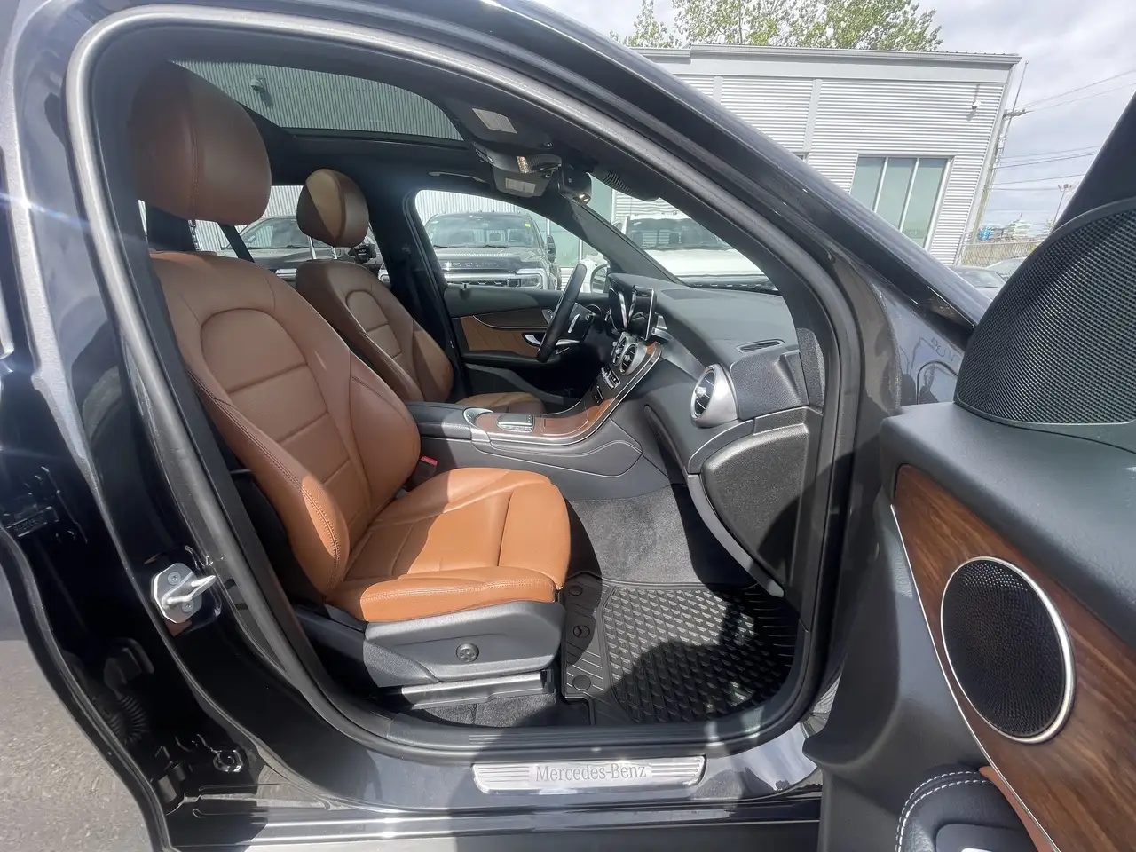 Mercedes-Benz GLC снимка Mercedes-Benz GLC