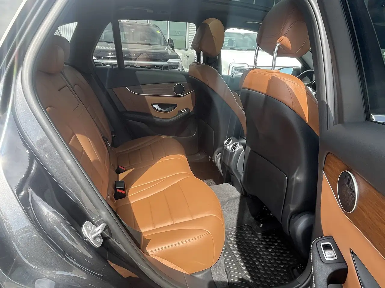 Mercedes-Benz GLC снимка Mercedes-Benz GLC