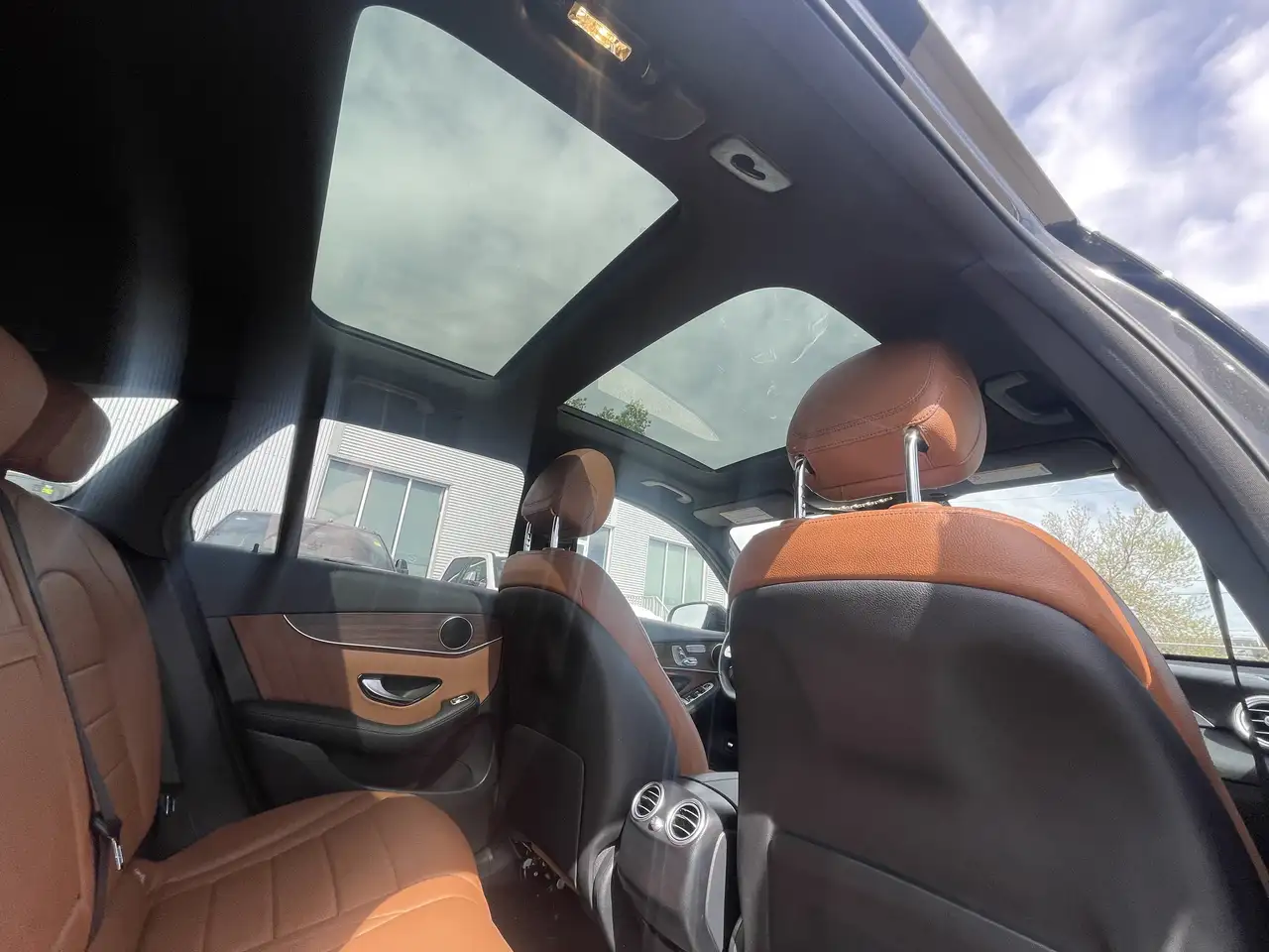 Mercedes-Benz GLC снимка Mercedes-Benz GLC