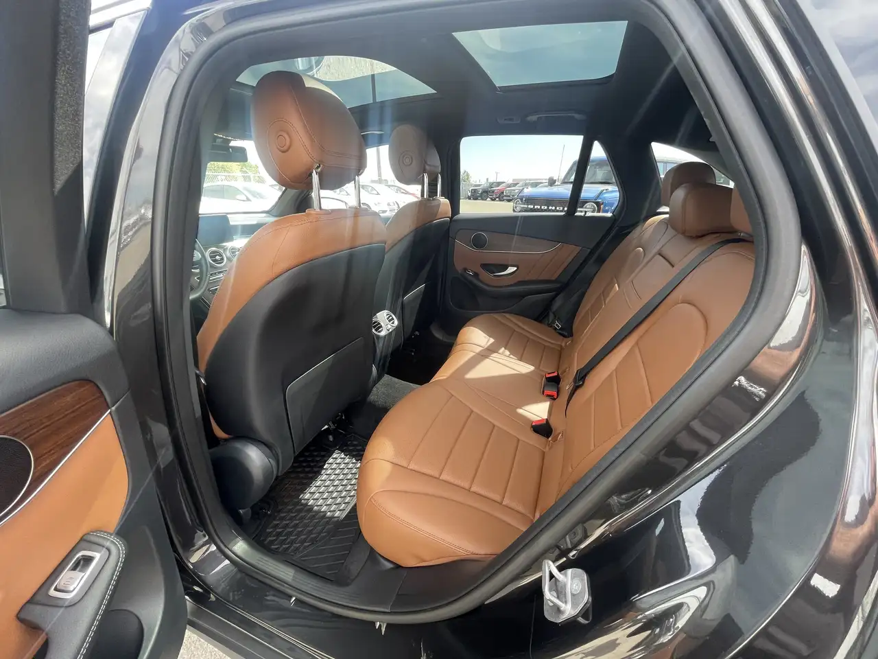Mercedes-Benz GLC снимка Mercedes-Benz GLC