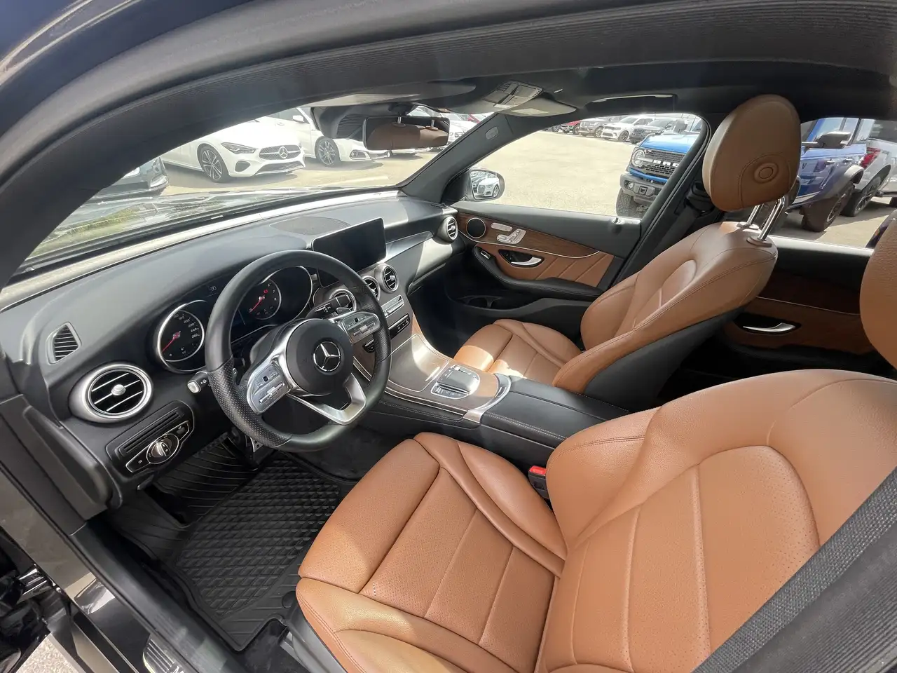 Mercedes-Benz GLC снимка Mercedes-Benz GLC