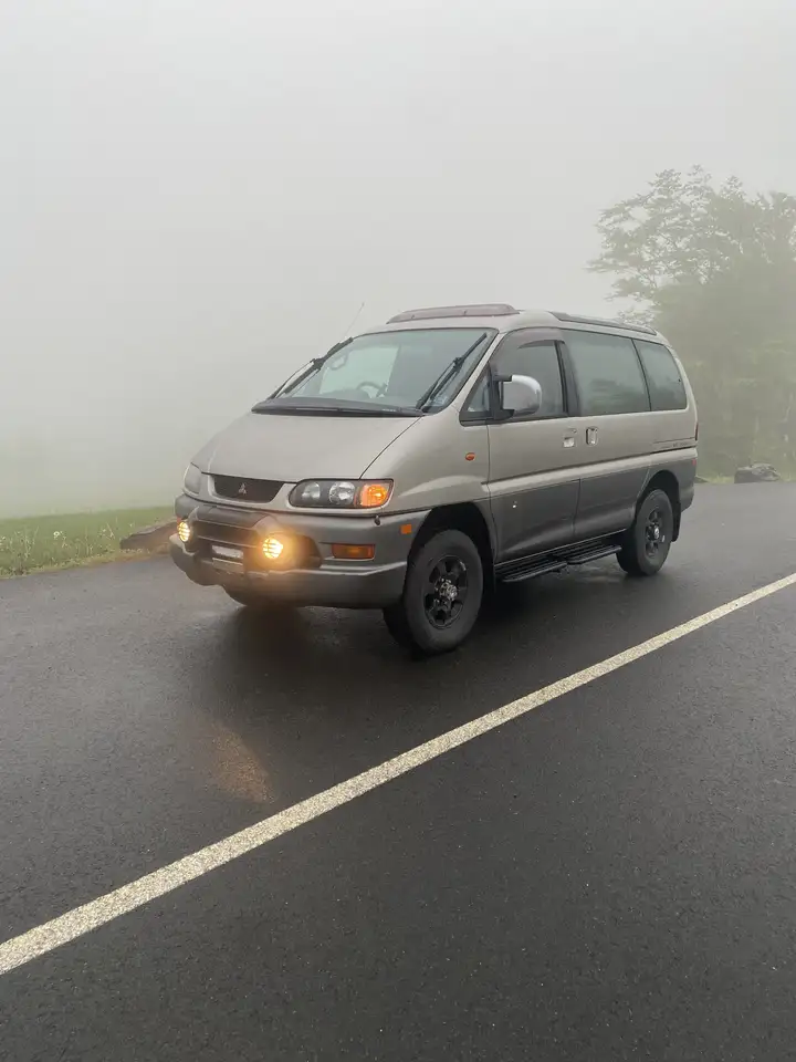 1997 Mitsubishi Delica