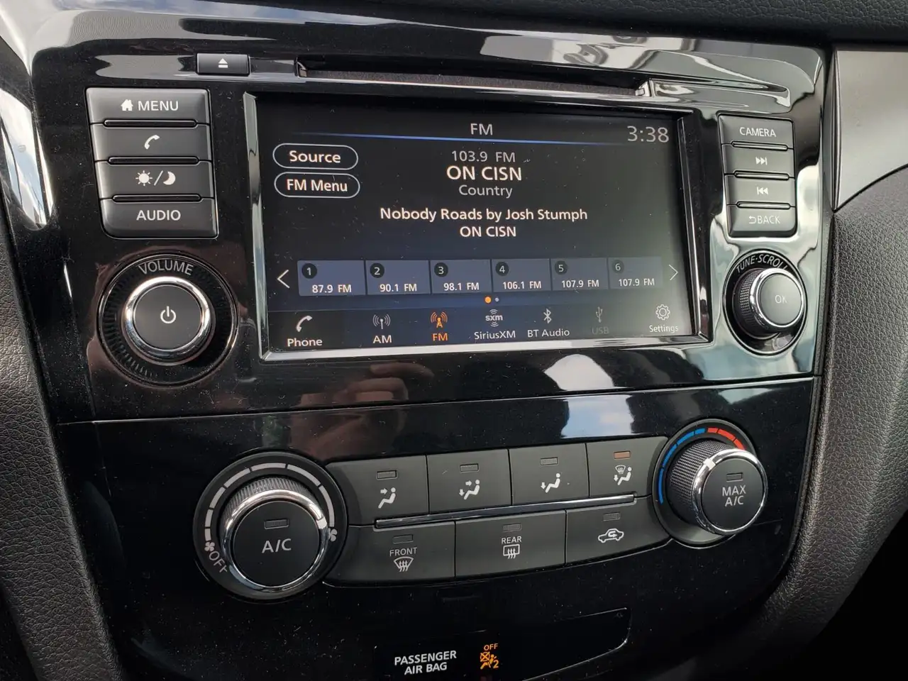Nissan Qashqai снимка Nissan Qashqai