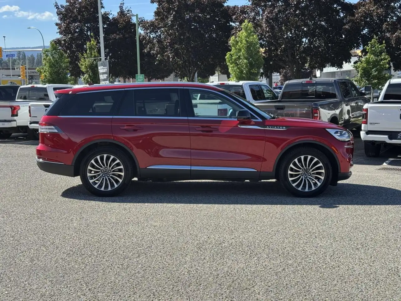 Lincoln Aviator снимка Lincoln Aviator