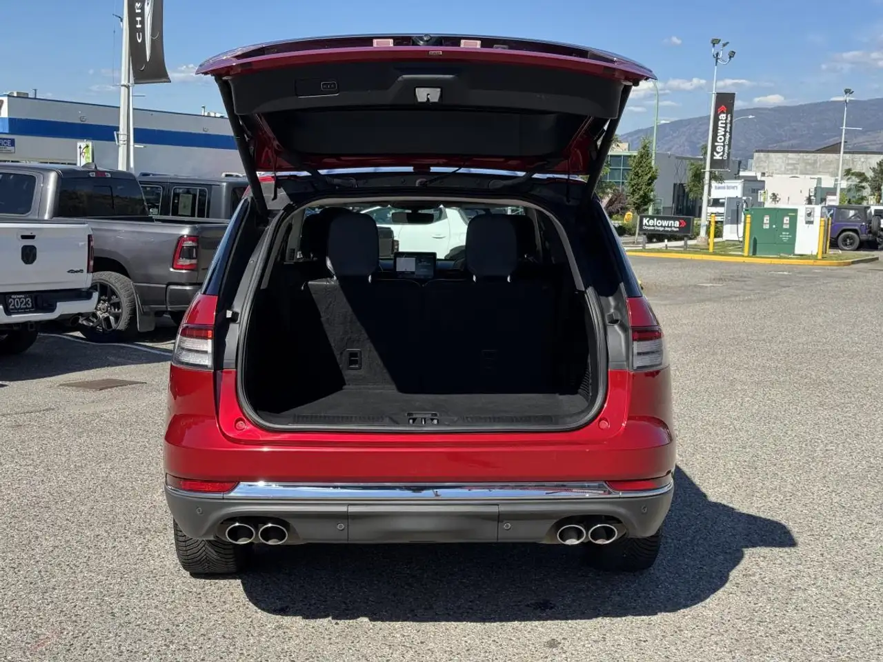 Lincoln Aviator снимка Lincoln Aviator