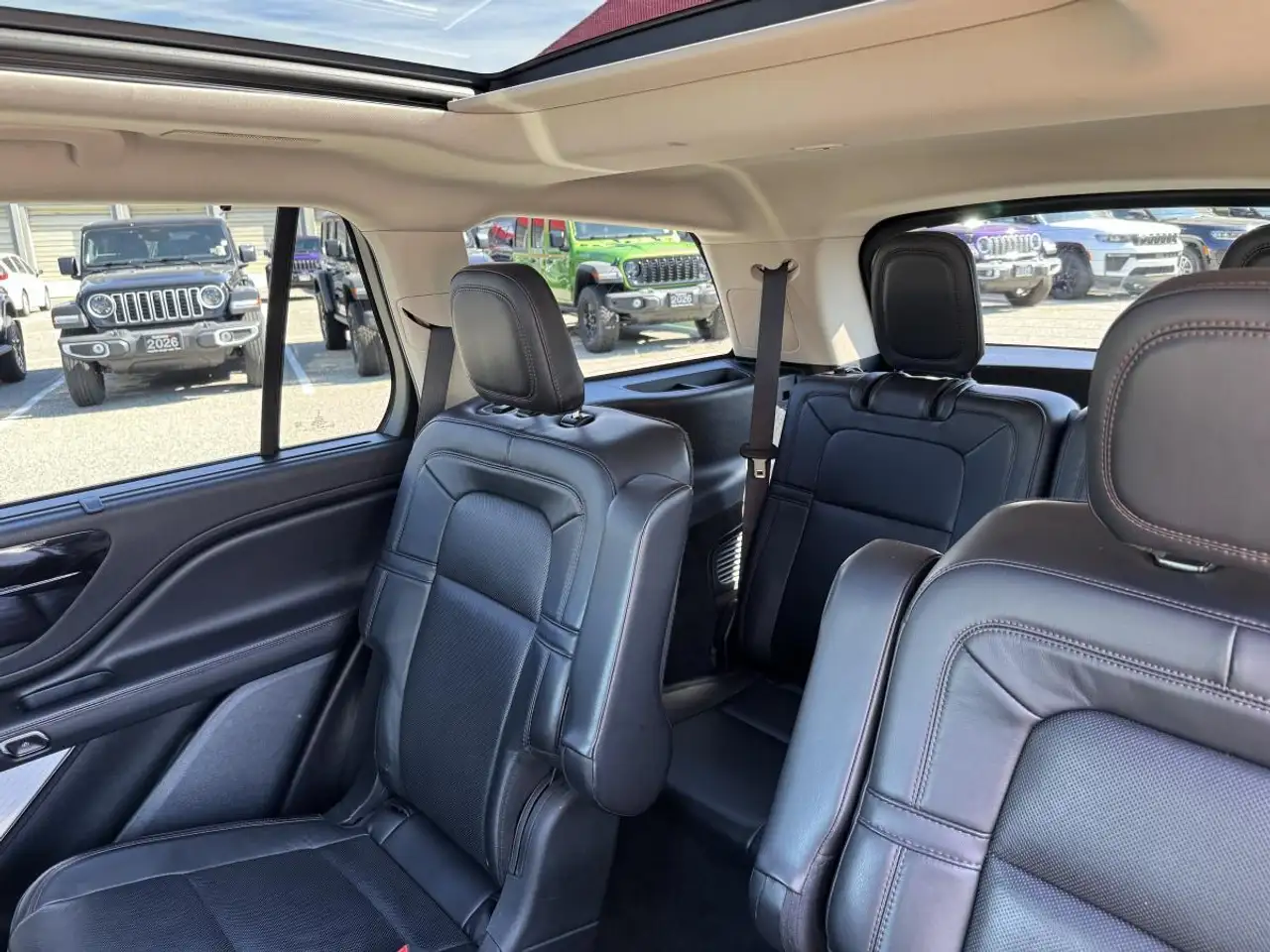 Lincoln Aviator снимка Lincoln Aviator