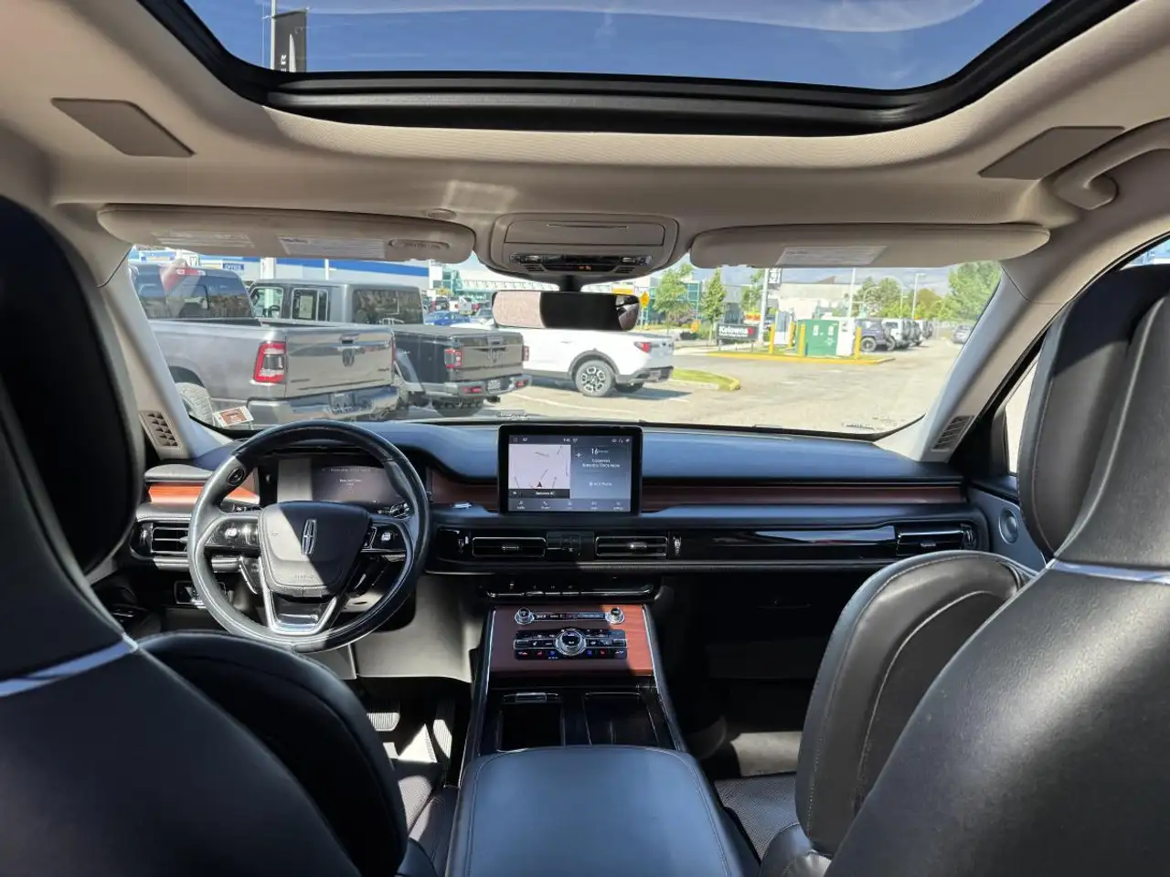 Lincoln Aviator снимка Lincoln Aviator