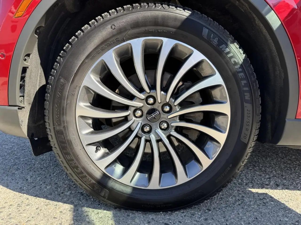 Lincoln Aviator снимка Lincoln Aviator