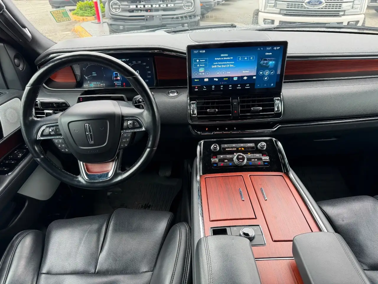 Lincoln Navigator photo Lincoln Navigator