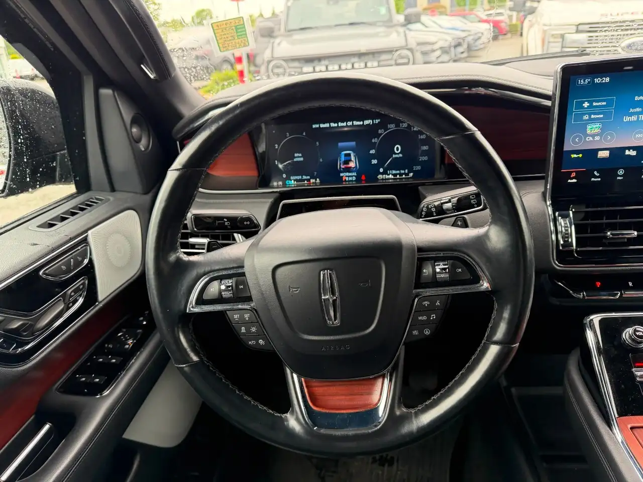 Lincoln Navigator photo Lincoln Navigator