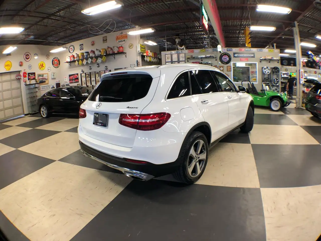 Mercedes-Benz GLC снимка Mercedes-Benz GLC