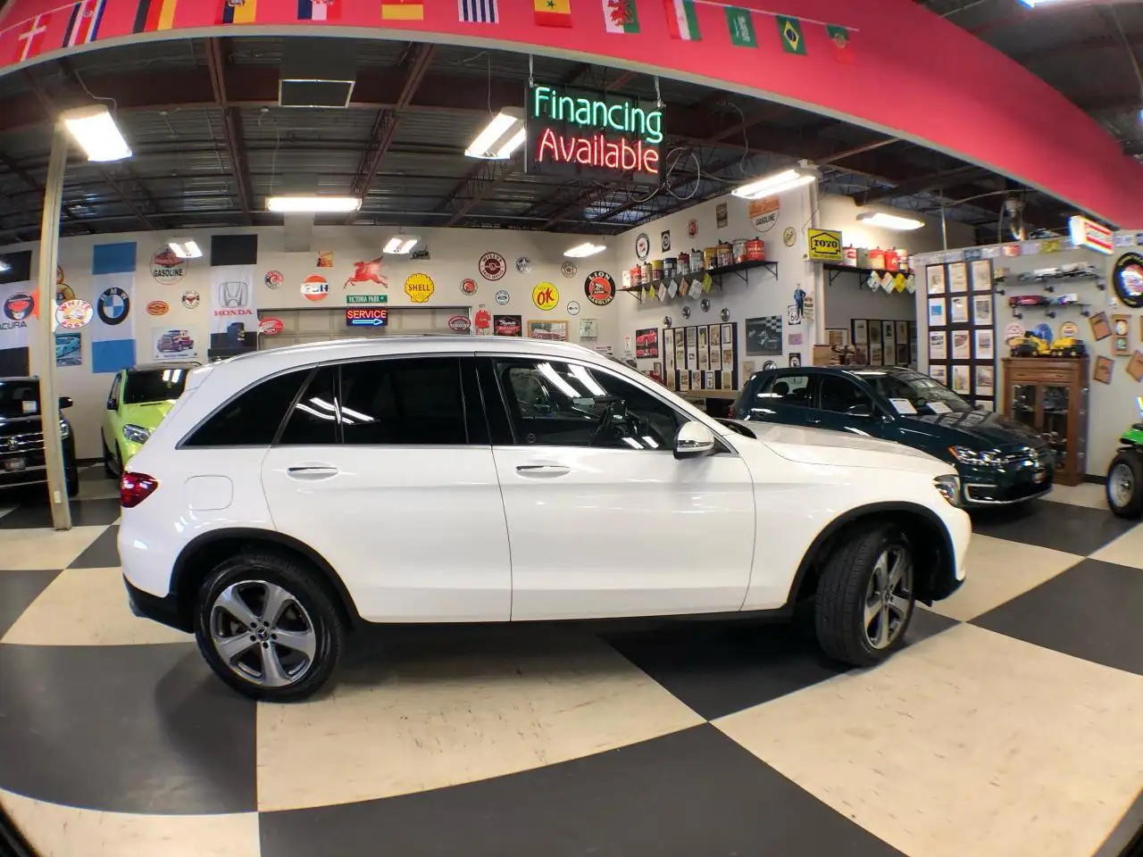 Mercedes-Benz GLC снимка Mercedes-Benz GLC