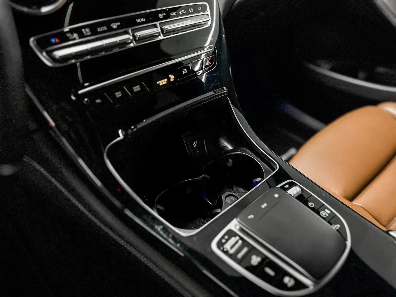 Mercedes-Benz GLC снимка Mercedes-Benz GLC