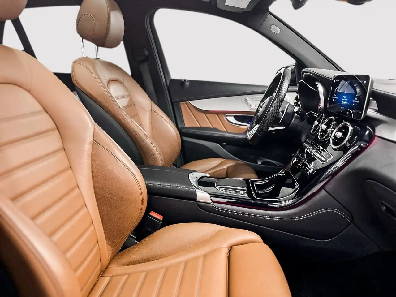 Mercedes-Benz GLC снимка Mercedes-Benz GLC