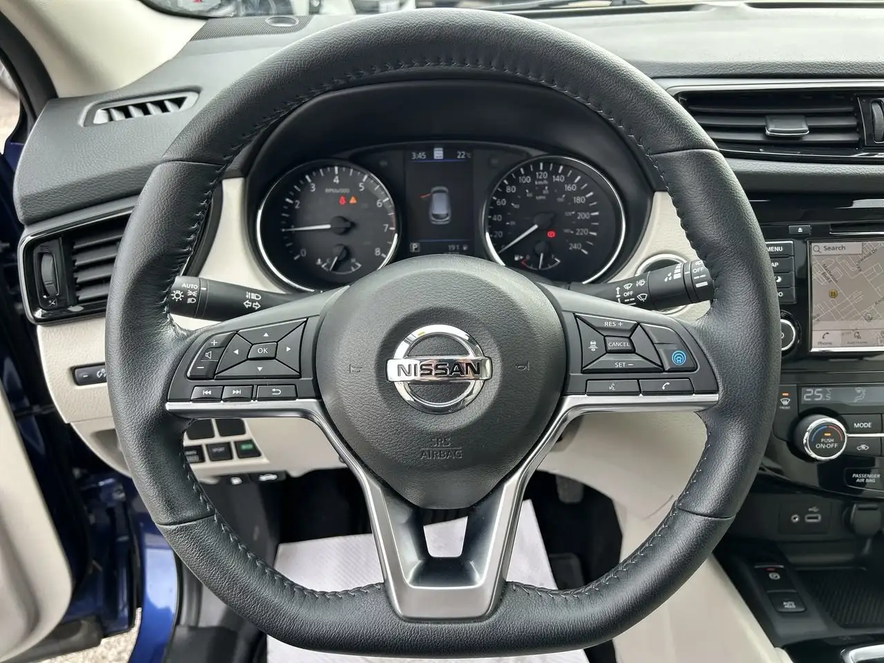 Nissan Qashqai снимка Nissan Qashqai