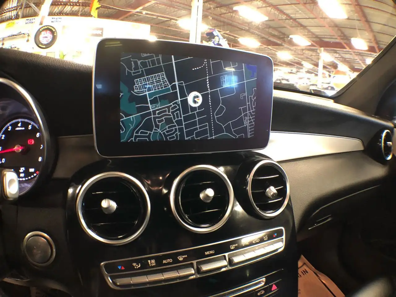 Mercedes-Benz GLC снимка Mercedes-Benz GLC