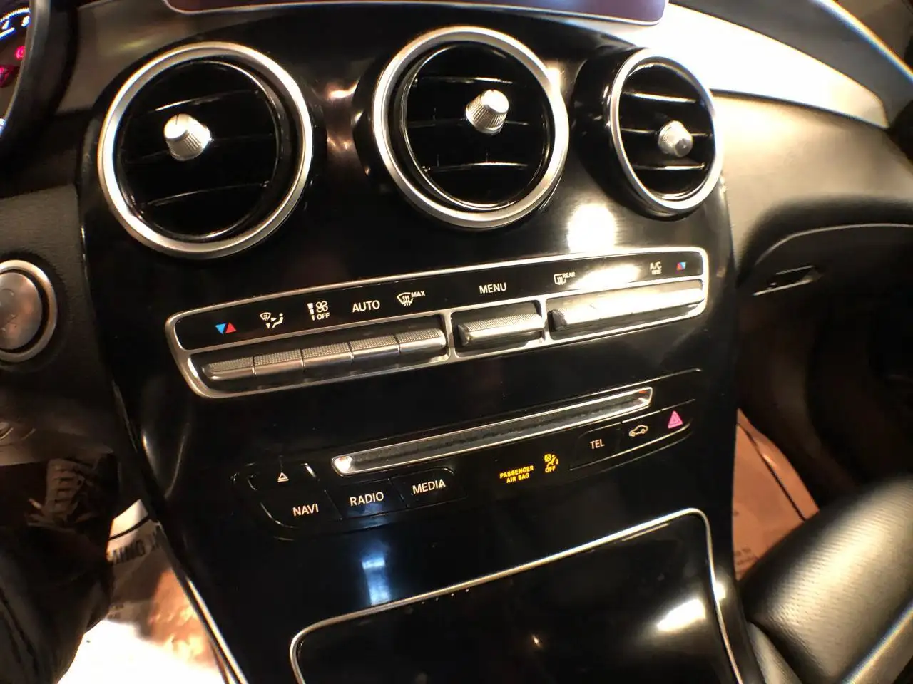 Mercedes-Benz GLC снимка Mercedes-Benz GLC