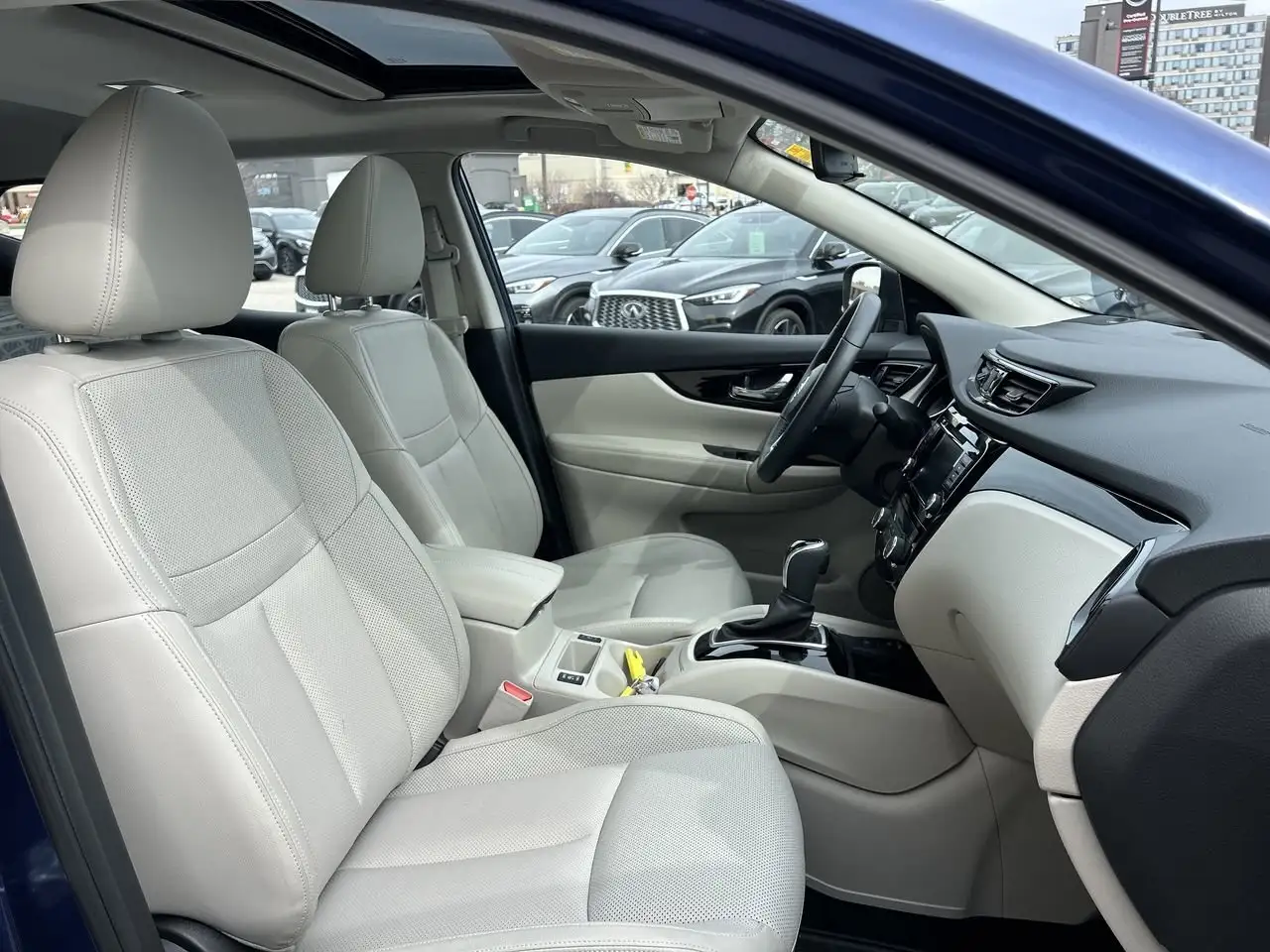 Nissan Qashqai снимка Nissan Qashqai