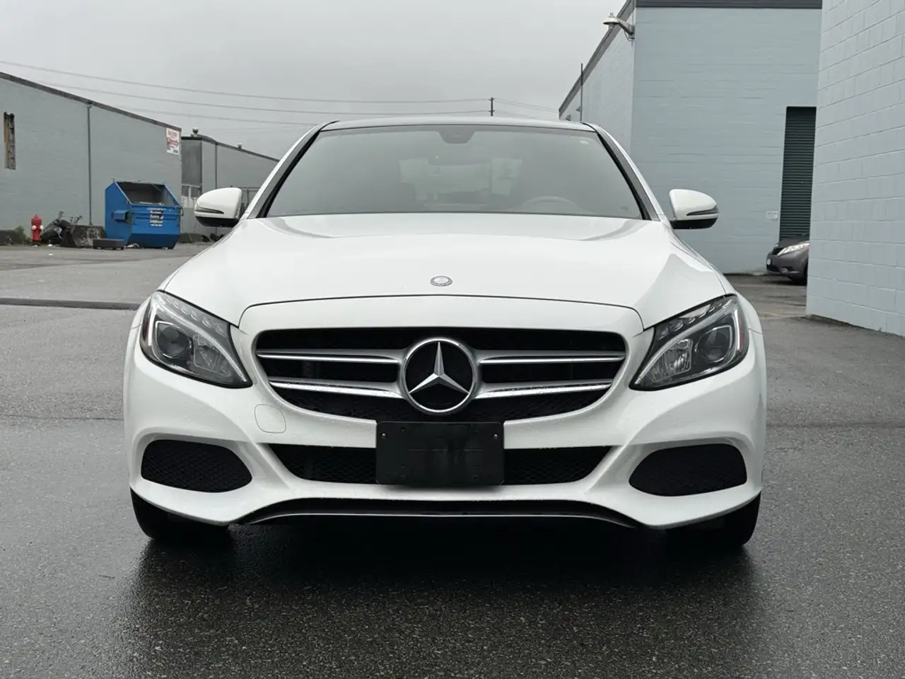 Mercedes-Benz C-Class снимка Mercedes-Benz C-Class