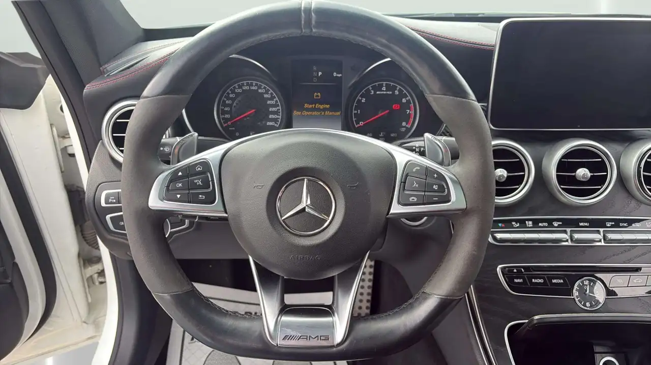 Mercedes-Benz C-Class снимка Mercedes-Benz C-Class