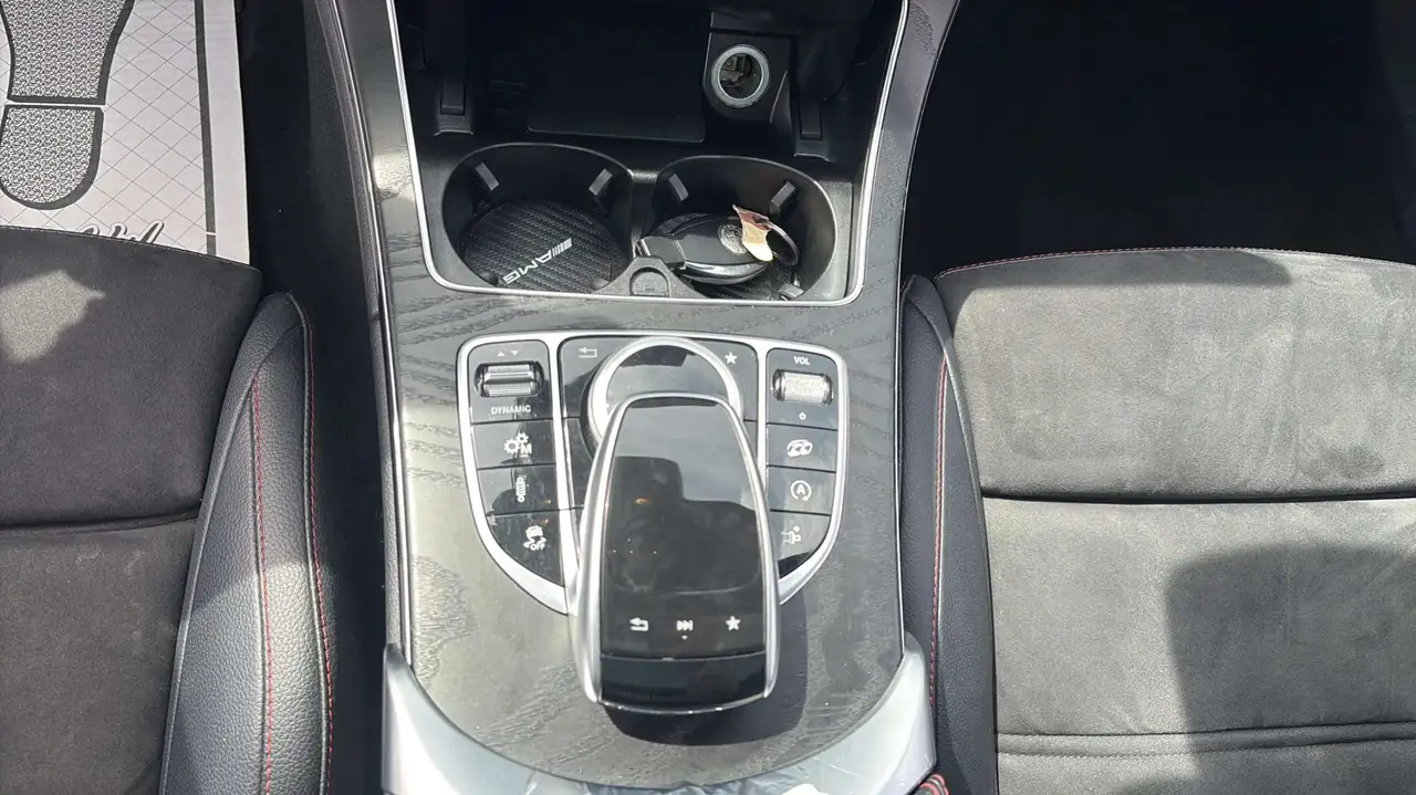 Mercedes-Benz C-Class снимка Mercedes-Benz C-Class