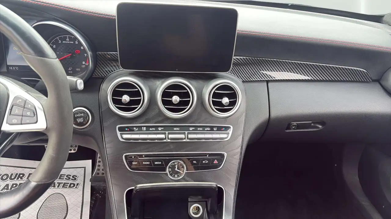 Mercedes-Benz C-Class снимка Mercedes-Benz C-Class